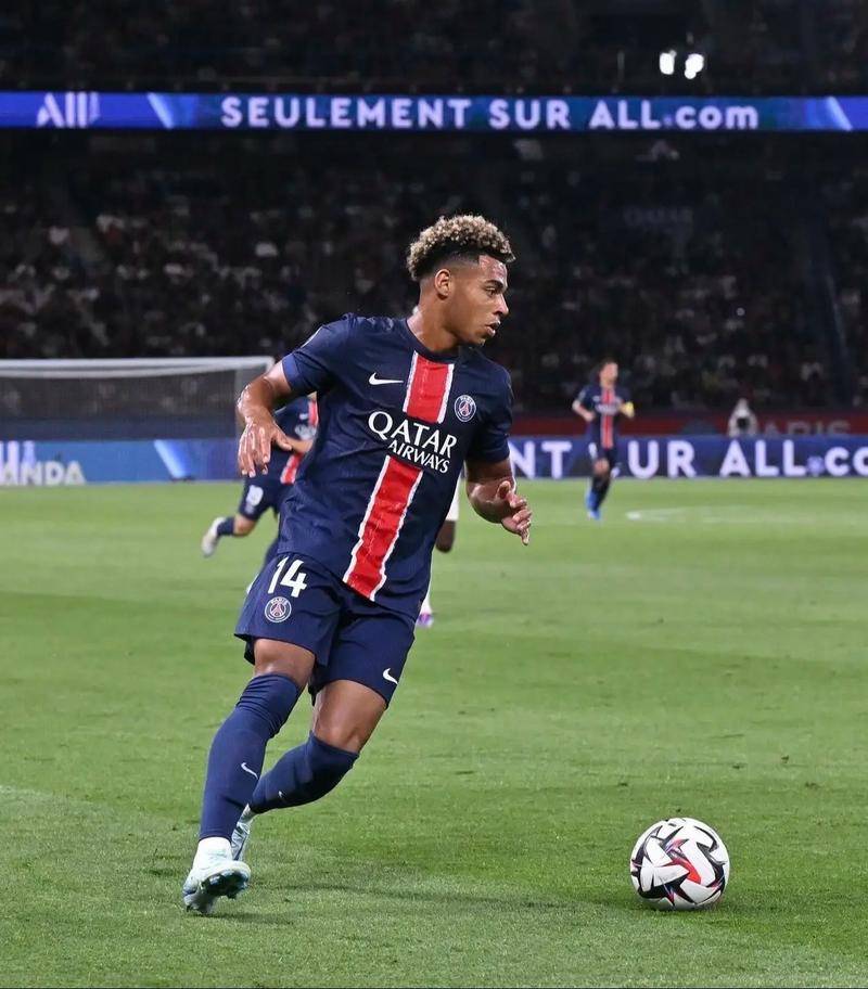 乐鱼体育官网网页版-Scout遭遇十五持续失利，巴黎圣日耳曼教练压力巨大！赢得满堂喝彩-乐鱼体育官网网页版